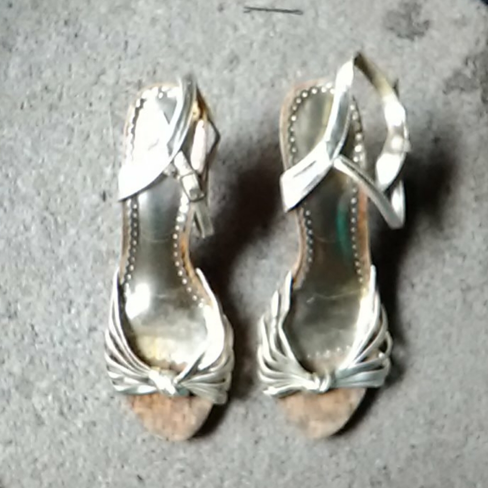 Heels - Picture 3 of 4